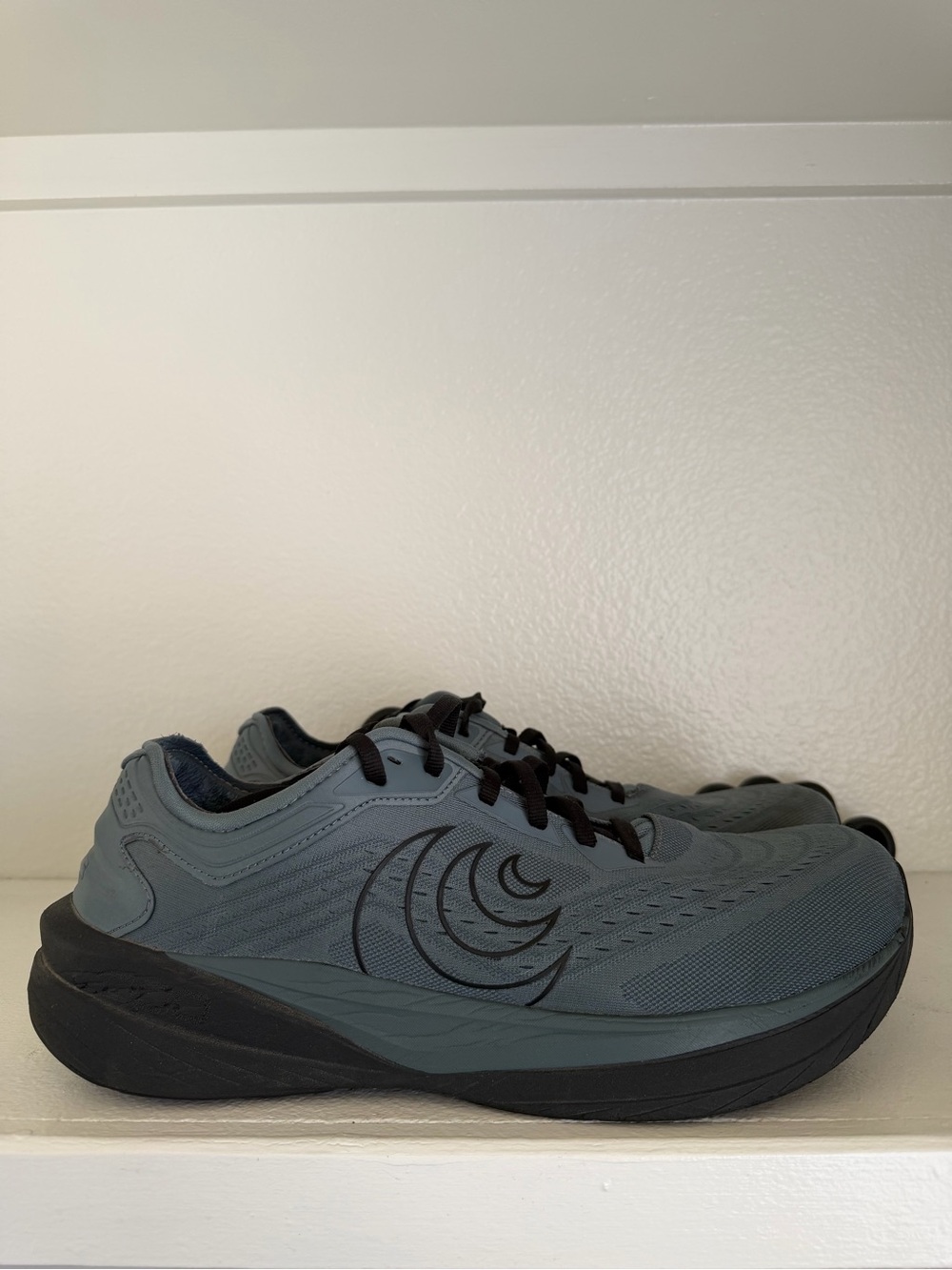 Topo Athletic Phantom 4 Men's Size 13 Stone/Black Running Shoes